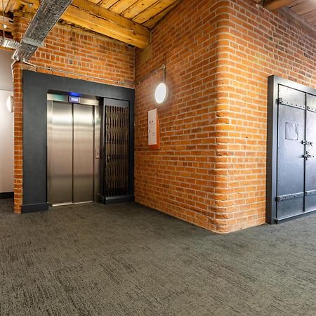Easyhotel Manchester Exterior foto