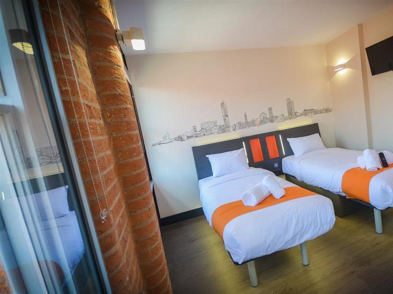 Easyhotel Manchester Exterior foto